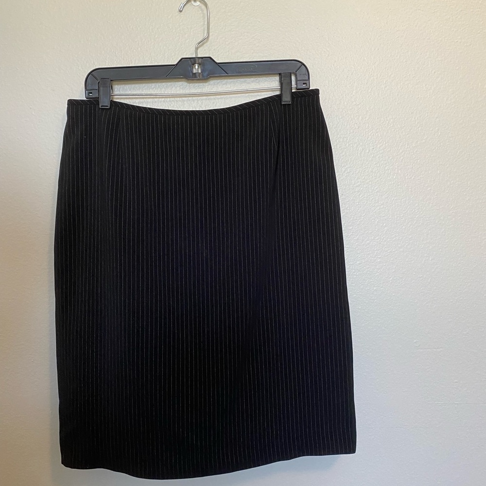 Tahari mid length pencil skirt with pinstripes. Size 12